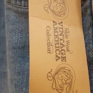VINTAGE AMERICA BLUE BOHO CROP JEANS CURVY FIT NWT